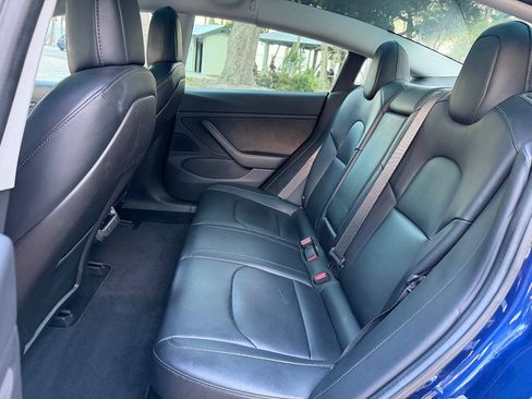 Used 2018 Tesla Model 3 Long Range RWD image 13