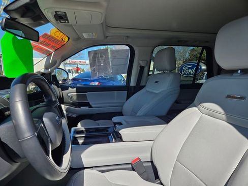 Certified 2025 Ford Expedition Max Platinum image 13
