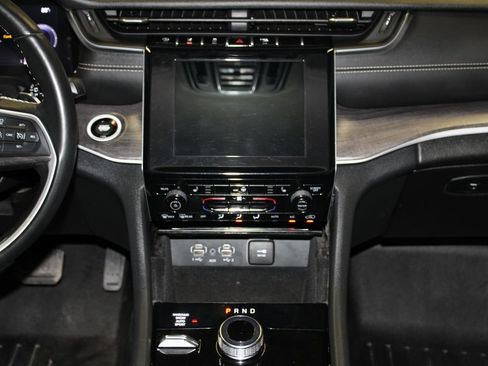 Certified 2022 Jeep Grand Cherokee L Limited AWD/4WD image 15