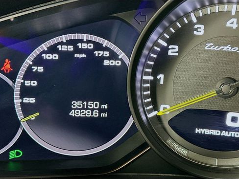Certified 2020 Porsche Cayenne Turbo S AWD/4WD image 15