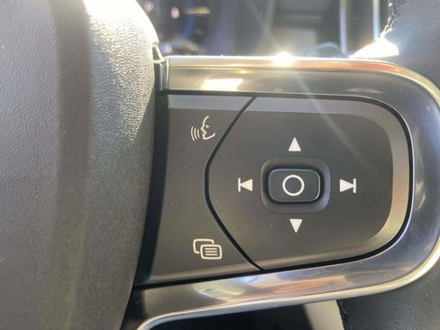 Certified 2023 Volvo XC40 B5 Plus w/ Protection Package Premier image 23