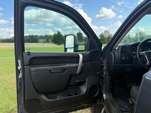 Used 2011 Chevrolet Silverado 3500 LT w/ Interior Plus Package image 28