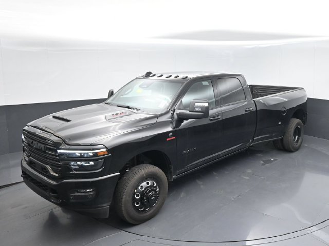 New 2026 RAM 3500 Laramie AWD/4WD image 39