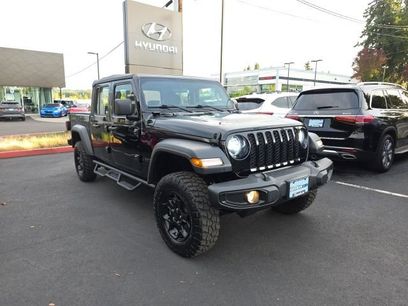 Used 2023 Jeep Gladiator Sport w/ Off Road Group