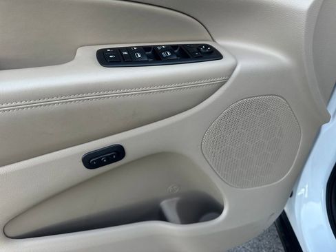 Used 2019 Jeep Grand Cherokee Limited w/ Luxury Group II image 38