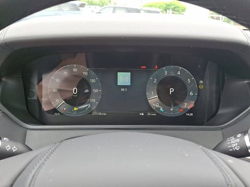 Certified 2026 Land Rover Range Rover Velar Dynamic SE image 21