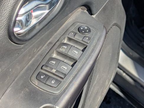 Used 2020 Jeep Cherokee Latitude AWD/4WD image 24