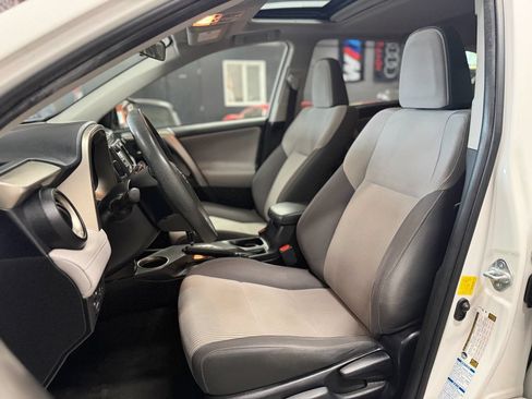 Used 2015 Toyota RAV4 XLE AWD/4WD image 12