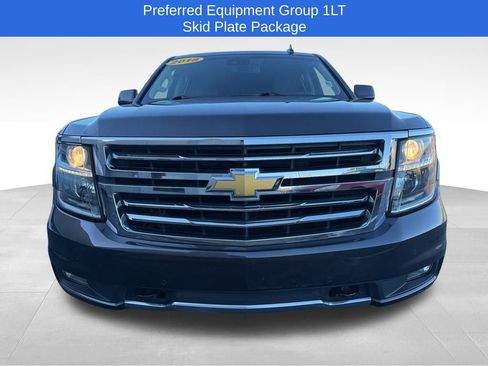 Used 2018 Chevrolet Suburban LT image 2