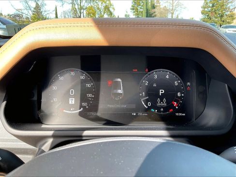 Used 2025 Land Rover Defender 130 X-Dynamic SE image 21