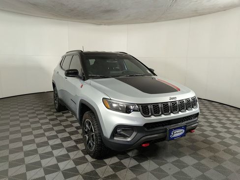 New 2026 Jeep Compass Trailhawk image 5