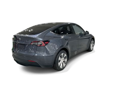 Certified 2023 Tesla Model Y AWD image 6
