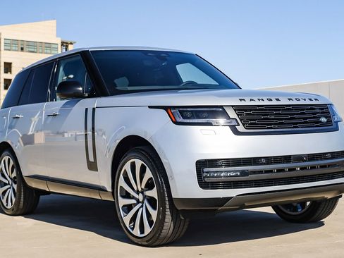New 2025 Land Rover Range Rover SE image 3