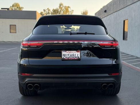 Used 2019 Porsche Cayenne S image 12