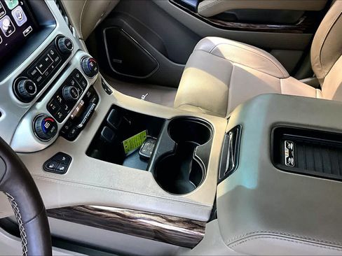 Used 2017 GMC Yukon SLT RWD image 16