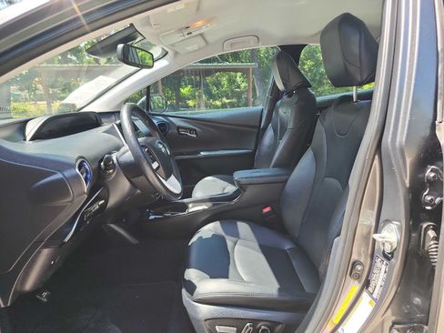 Used 2016 Toyota Prius Four Touring FWD image 13