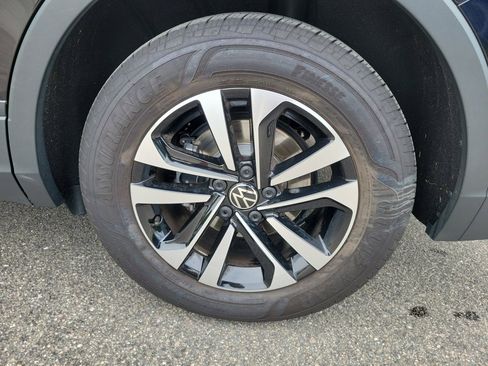Certified 2024 Volkswagen Tiguan S FWD image 29