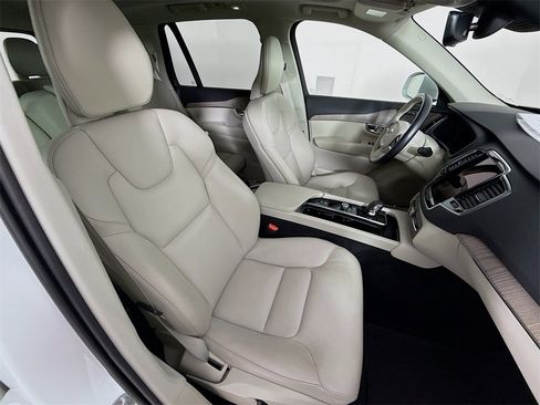 Used 2023 Volvo XC90 B6 Plus w/ Protection Package Premier image 28
