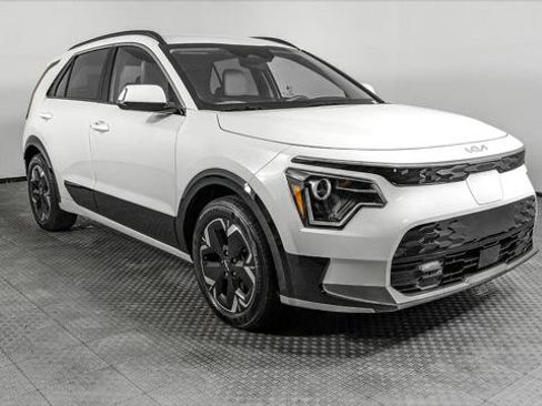 Used 2023 Kia Niro Wind w/ Wind Preserve Package FWD image 11
