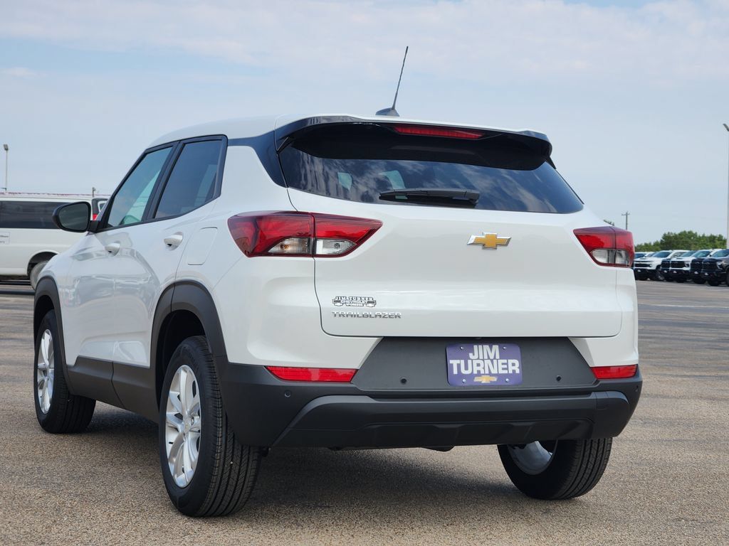 New 2026 Chevrolet TrailBlazer LS w/ LS Convenience Package FWD image 3