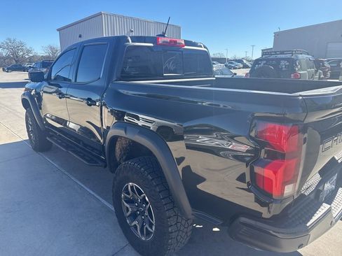 Used 2024 Chevrolet Colorado ZR2 w/ Technology Package image 9