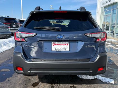 Certified 2025 Subaru Outback Premium w/ Popular Package #1A image 5
