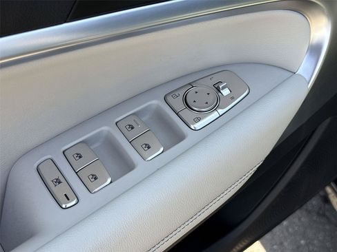 Used 2025 Genesis G70 2.5T AWD/4WD image 22