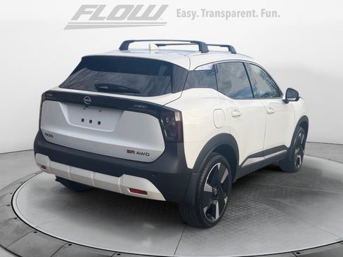 Used 2025 Nissan Kicks SR image 9