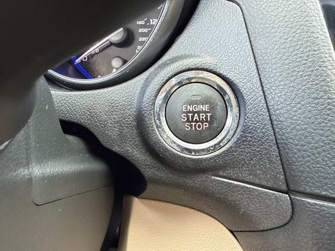 Used 2017 Subaru Legacy 2.5i Limited AWD/4WD image 37