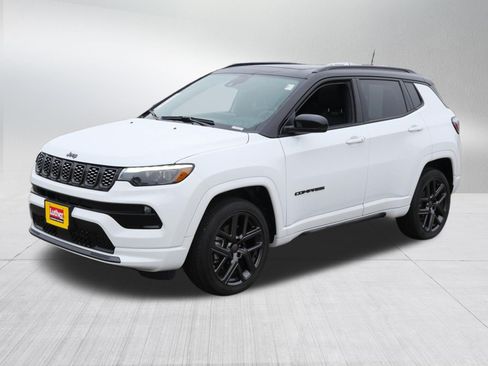 Used 2024 Jeep Compass Limited w/ High Altitude Package AWD/4WD image 3