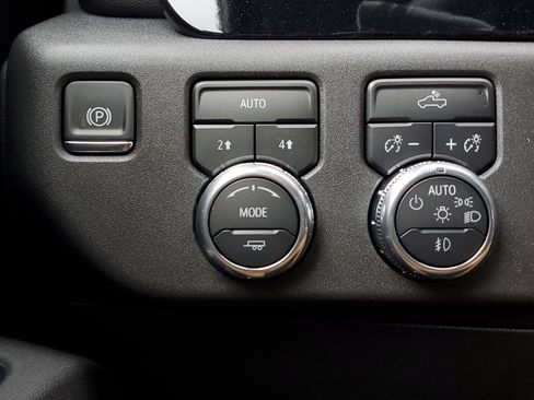 New 2025 GMC Sierra 1500 Elevation image 31