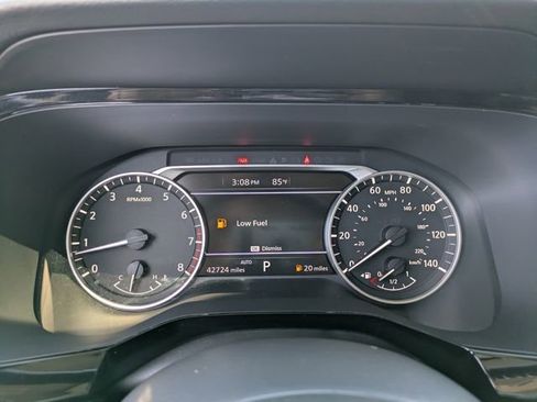 Used 2022 Nissan Pathfinder SV w/ SV Premium Package AWD/4WD image 31
