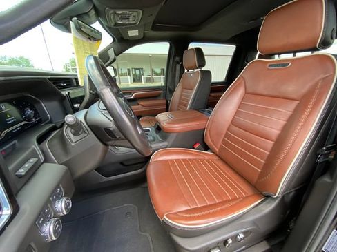 Used 2025 GMC Sierra 2500 Denali Ultimate AWD/4WD image 12