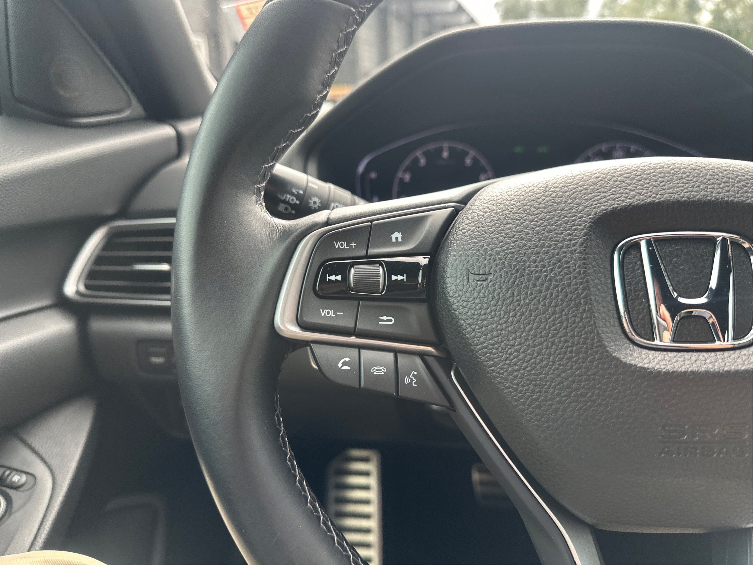 Used 2018 Honda Accord Sport image 32
