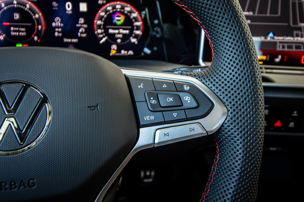 New 2026 Volkswagen GTI SE FWD image 40