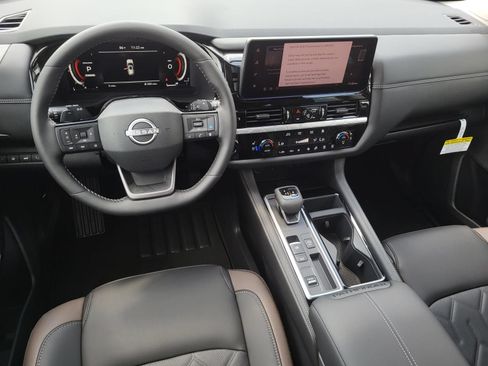 New 2026 Nissan Pathfinder Platinum FWD image 18
