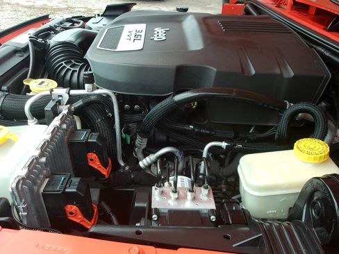 Used 2013 Jeep Wrangler Sport AWD/4WD image 23