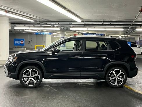 New 2026 Volkswagen Taos SEL AWD/4WD image 33