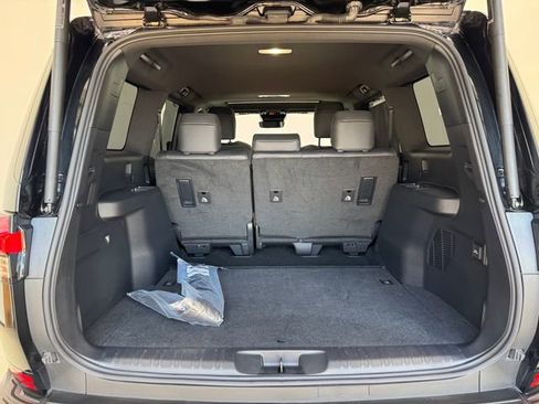 Used 2024 Lexus GX 550 image 8