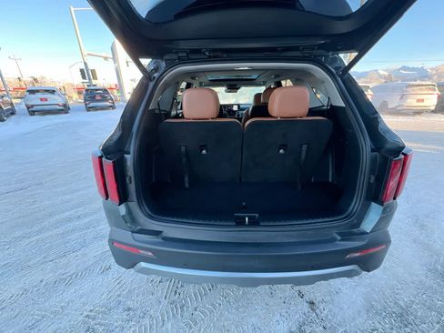 Used 2022 Kia Sorento SX Prestige w/ Rust Color Package image 25