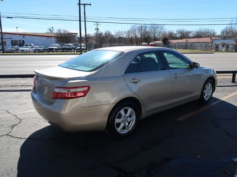 Used 2009 Toyota Camry FWD image 3