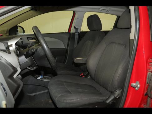 Used 2014 Chevrolet Sonic LT FWD image 7