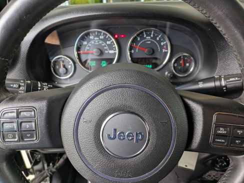 Used 2014 Jeep Wrangler Sahara w/ Connectivity Group AWD/4WD image 21