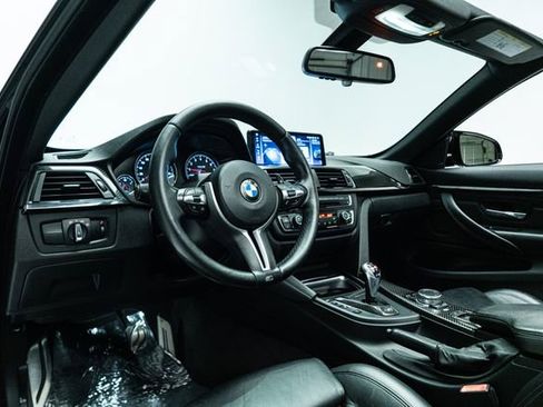 Used 2015 BMW M4 Convertible image 23