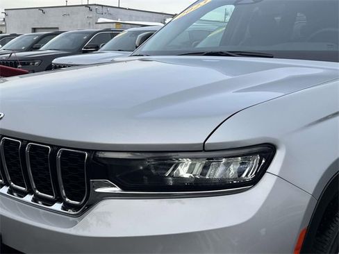 Certified 2023 Jeep Grand Cherokee Limited image 7