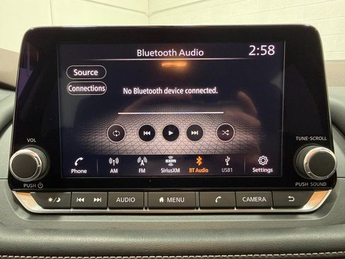 Used 2022 Nissan Rogue SV FWD image 17