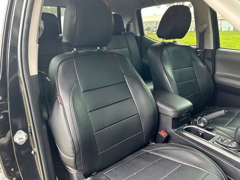Used 2021 Toyota Tacoma SR AWD/4WD image 15