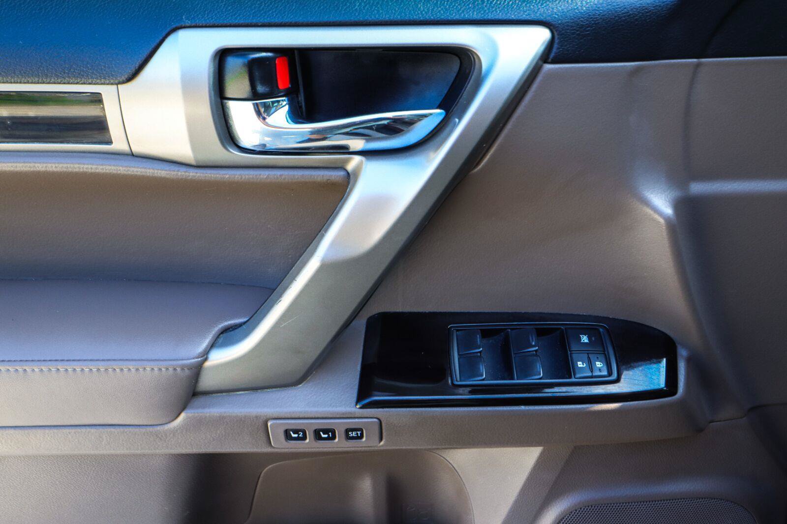 Used 2018 Lexus GX 460 w/ Navigation Package AWD/4WD image 35