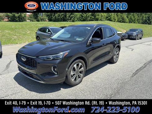 Used 2023 Ford Escape Platinum w/ Premium Technology Package AWD/4WD image 1