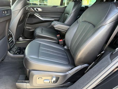 Certified 2022 BMW X7 xDrive40i w/ M Sport Package image 35
